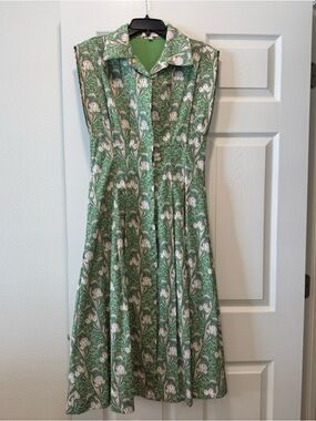 Avara Green Floral Midi pleated Dress with Collar